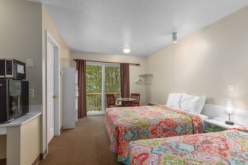 The Lakeview Motel