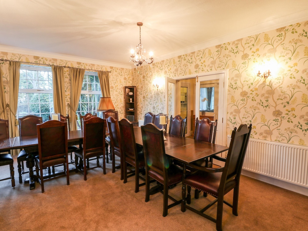 Yardley Manor