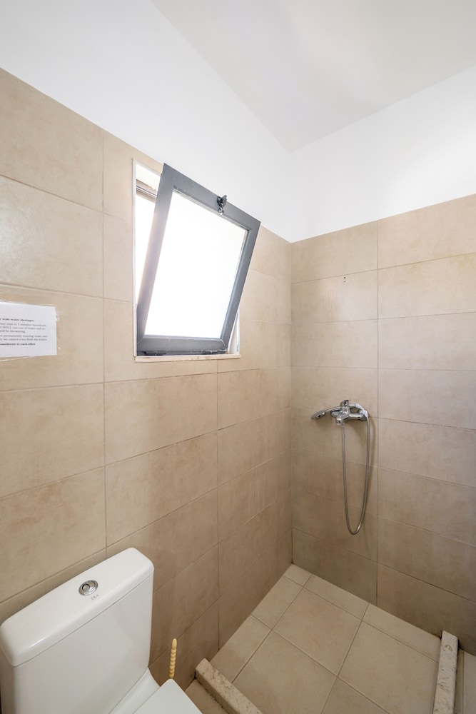 Lazy Roo Hostel Saranda