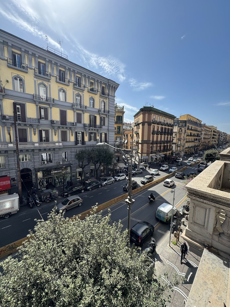 Ad Aram Suites en Naples