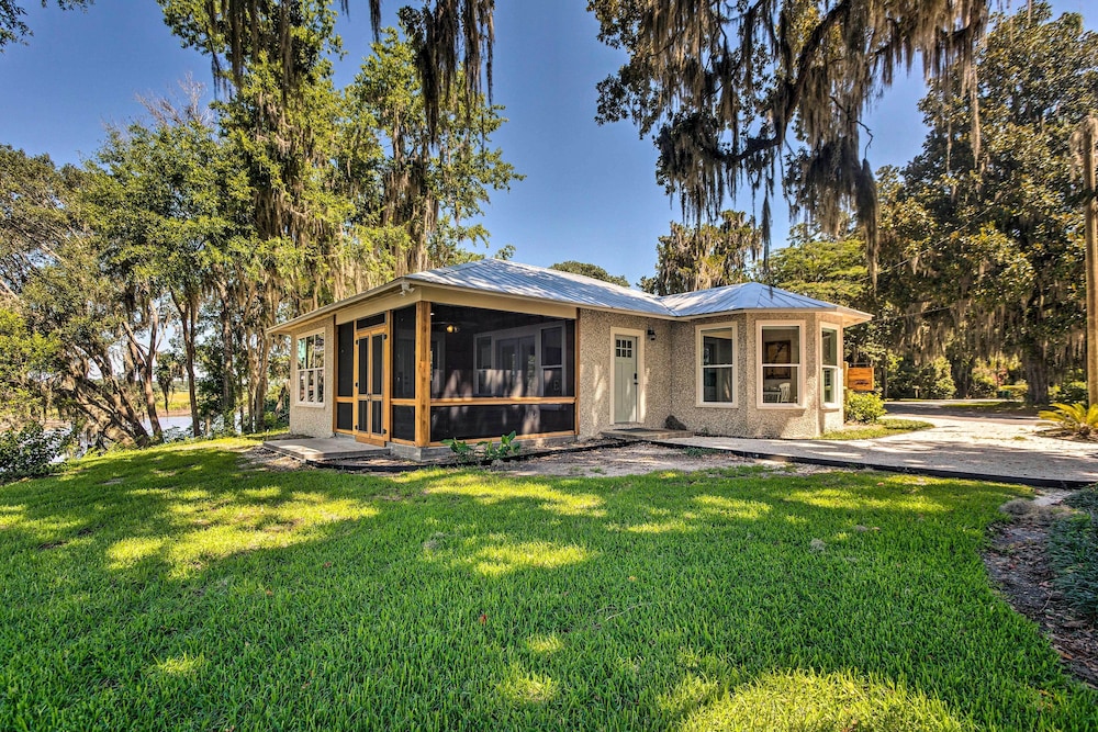 Private Dock + Fire Pit: Riverfront Darien Cottage view 2