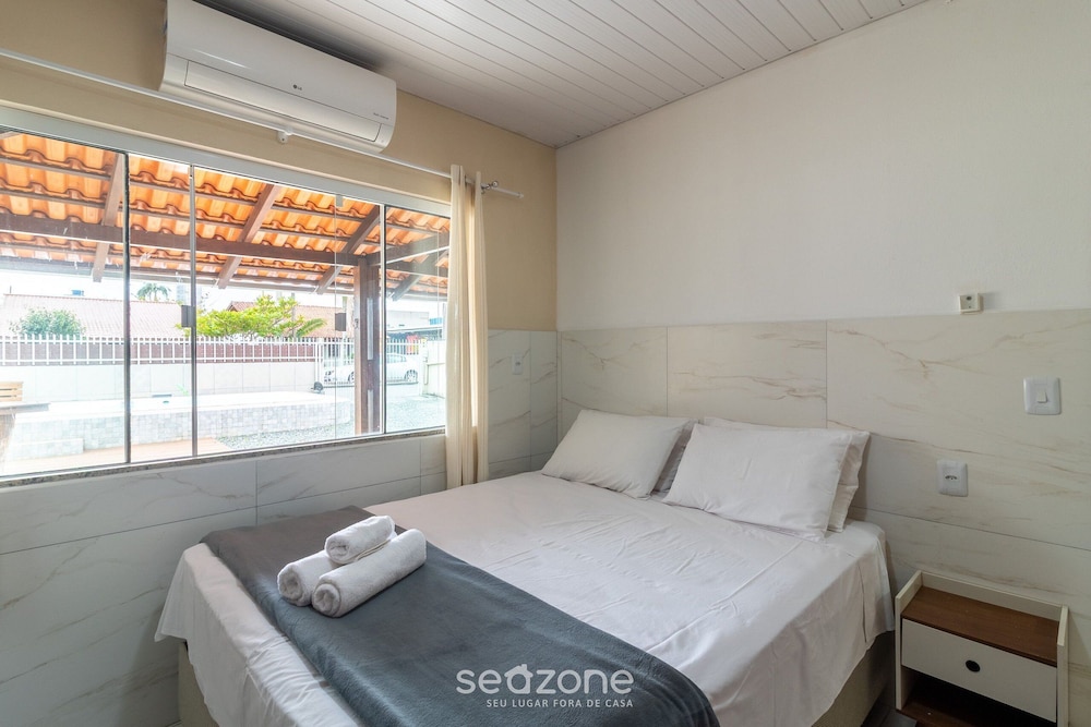 4 BR House w/ Pool, 500m From Beto Carrero Jrs0130