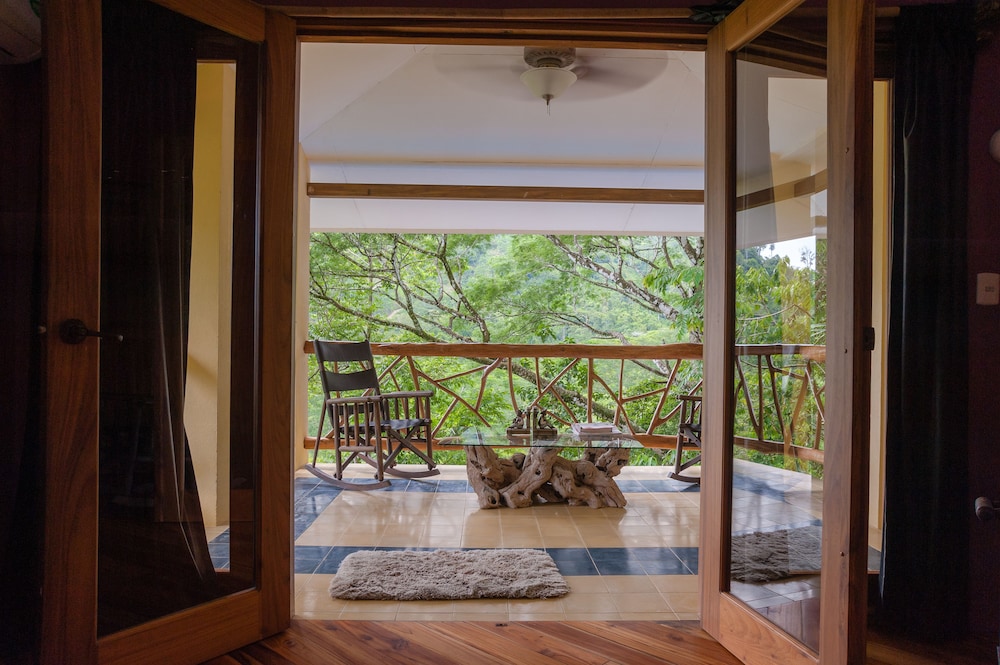 Monos Locos - Portasol Vacation Rental