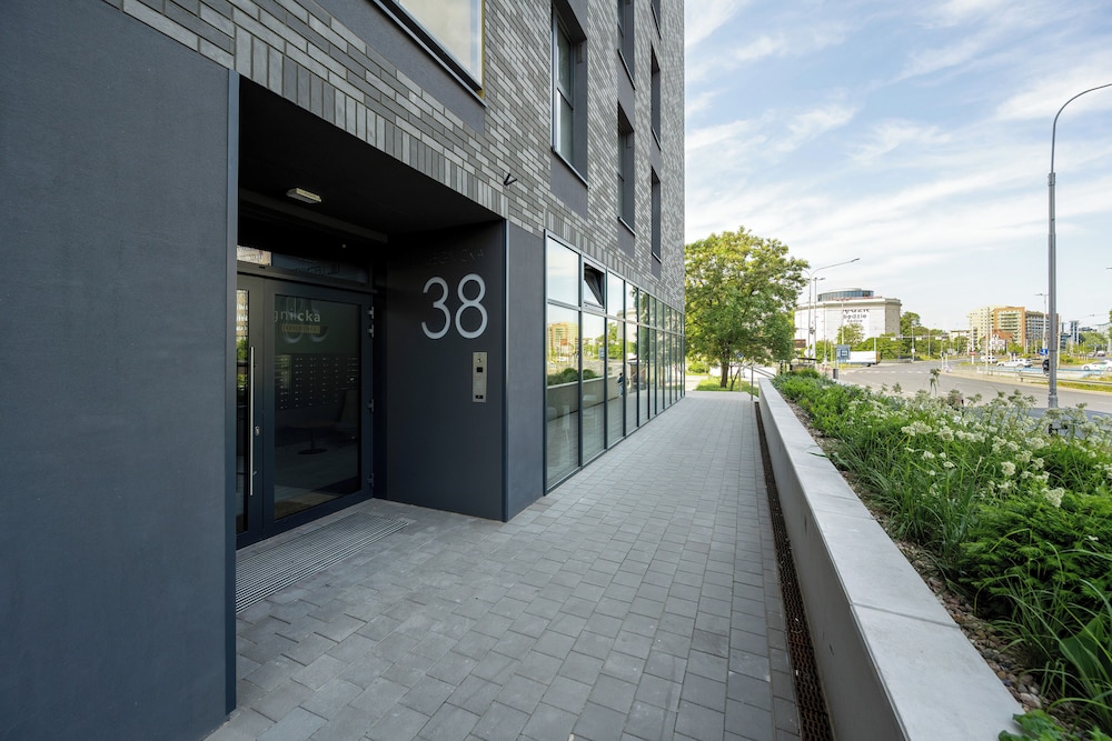Legnicka Modern Apartment by Renters view 4