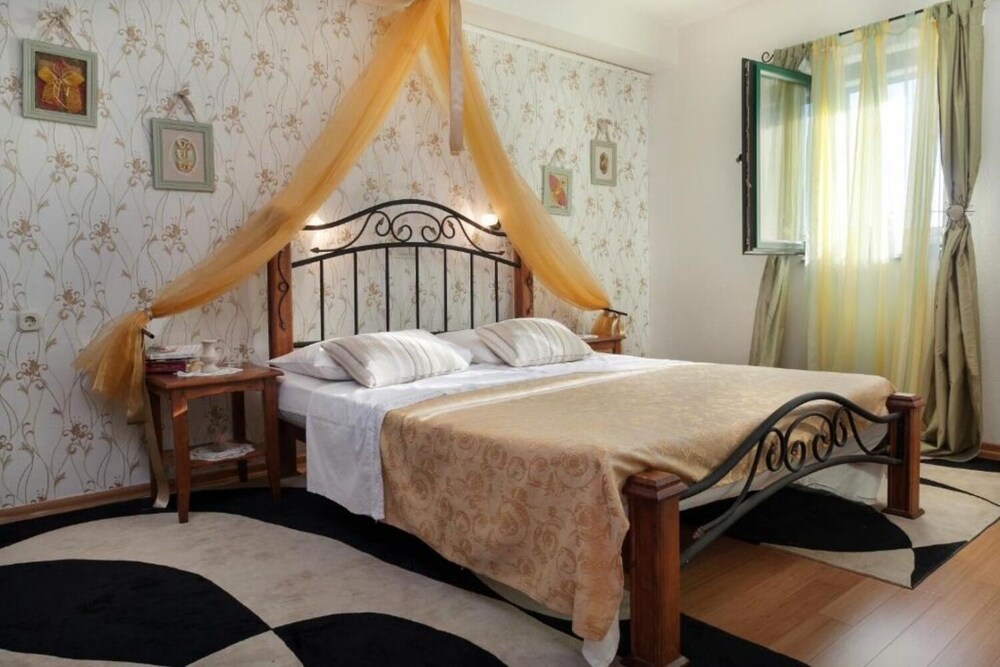 Mirta - Rustic Villa - H
