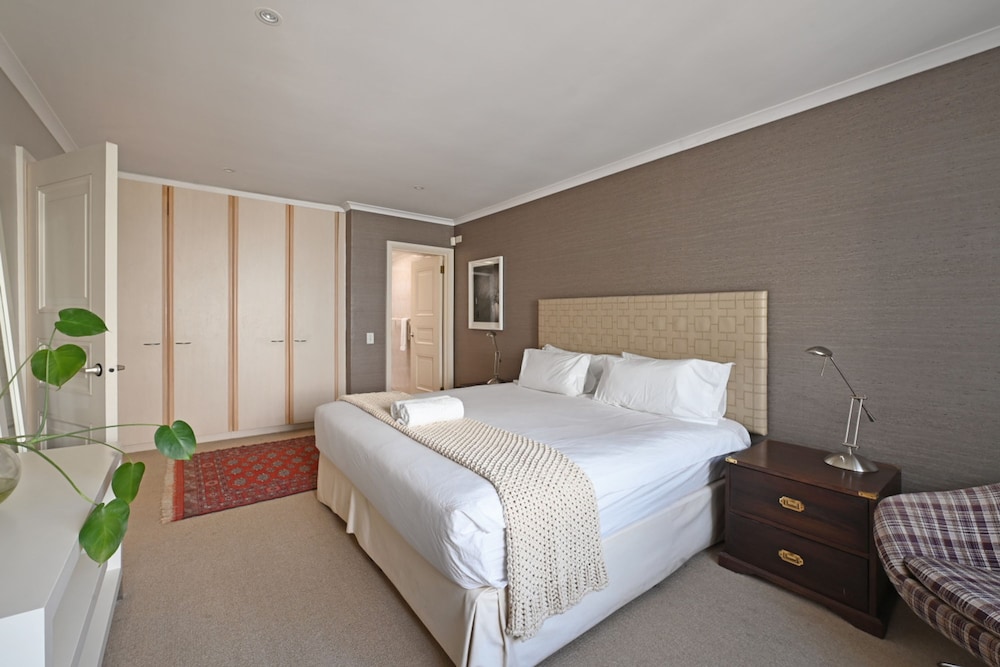 Elegant Camps Bay Eco Pool Sauna Views