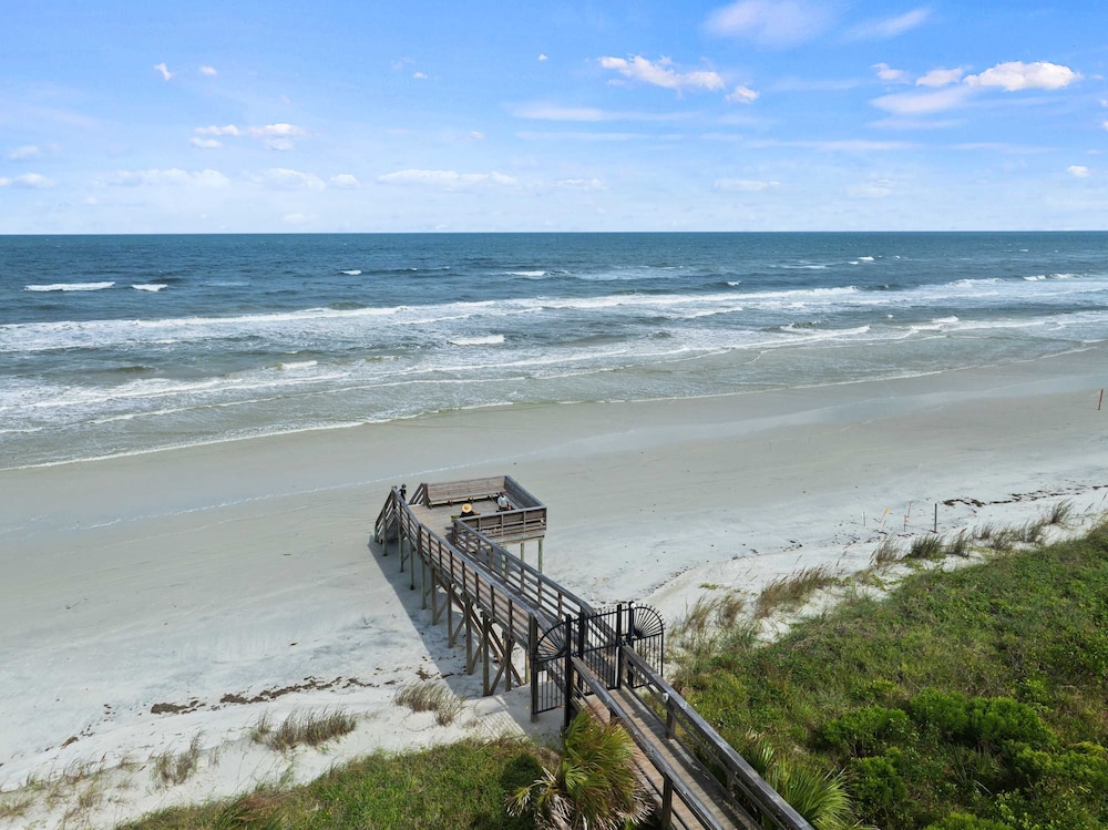 Oceanfront Pool Tennis BBQ Patio Free Parking