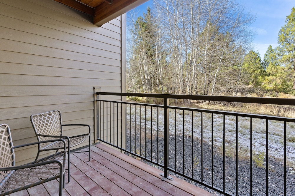 Seventh Mountain 2015 1 Bedroom Condo by RedAwning view 4