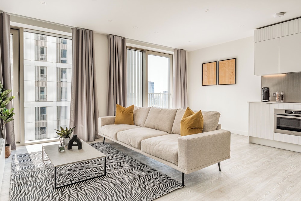 Stratford Apartments by Urban Rest