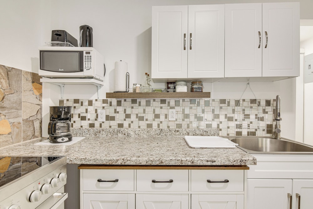 Cozy Miami Cottage: 5 Mi to Dtwn!