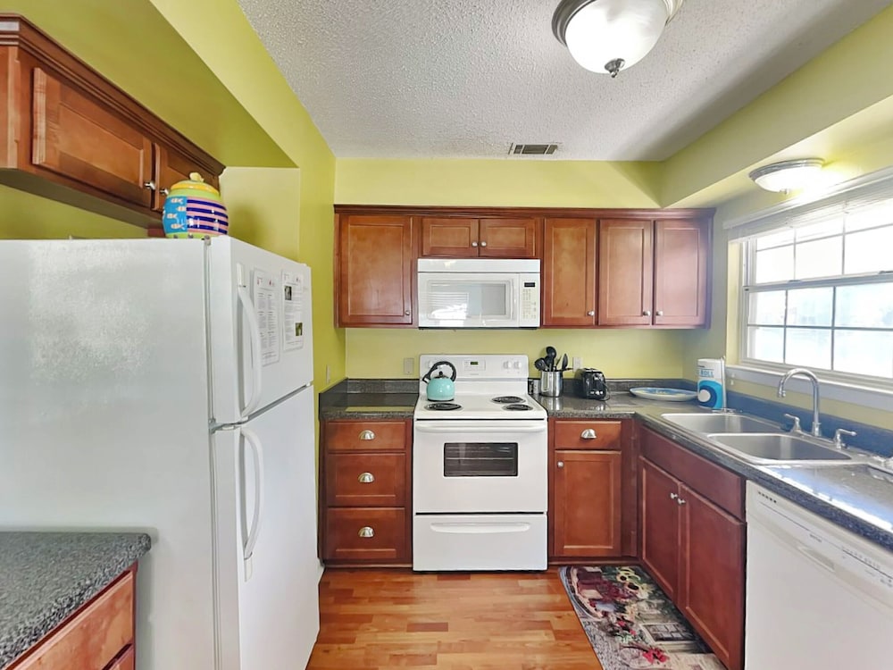 Sea Walk Cottage by Tybee Vacation Rentals