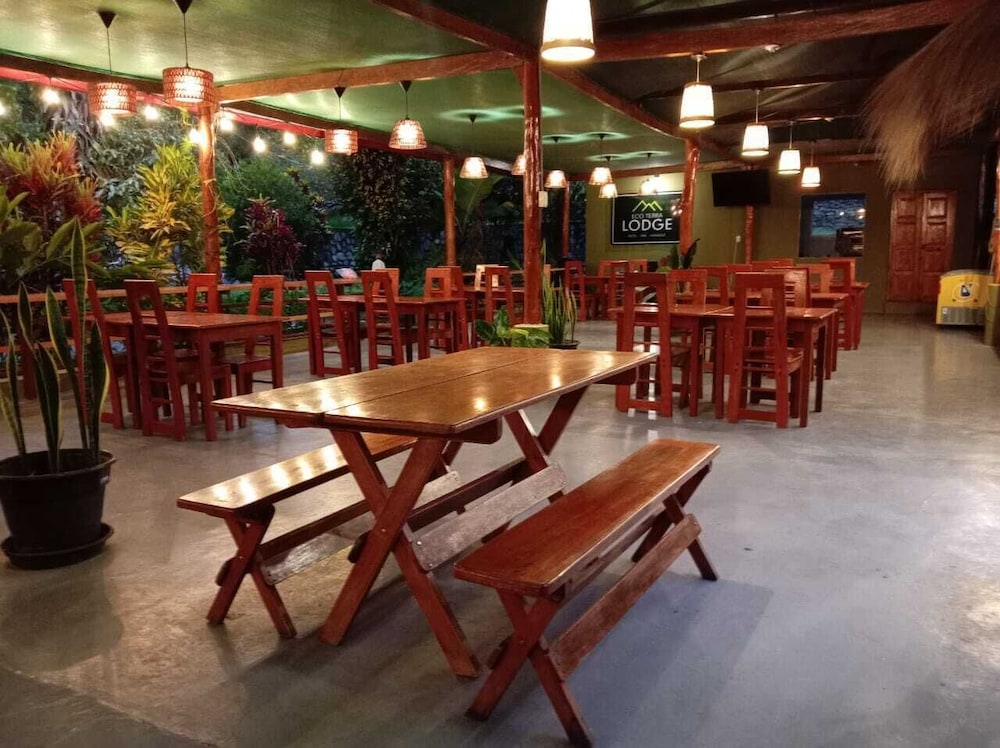www.ecoterralodge.com