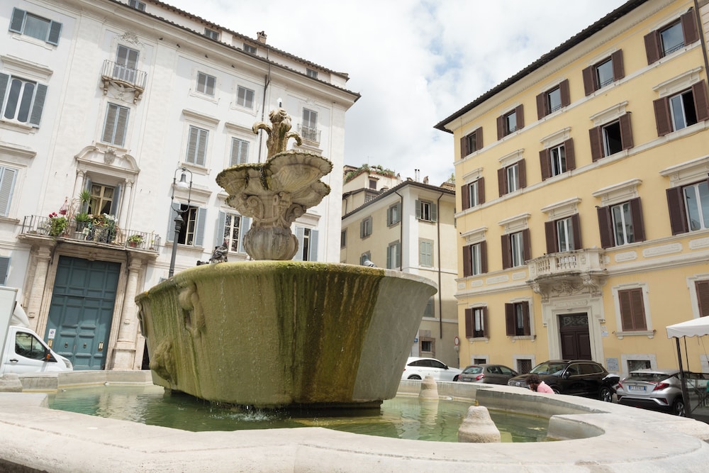Campo De' Fiori Apartments