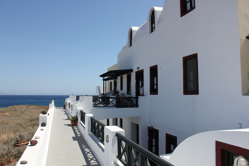 Vrachia Studios & Apartments