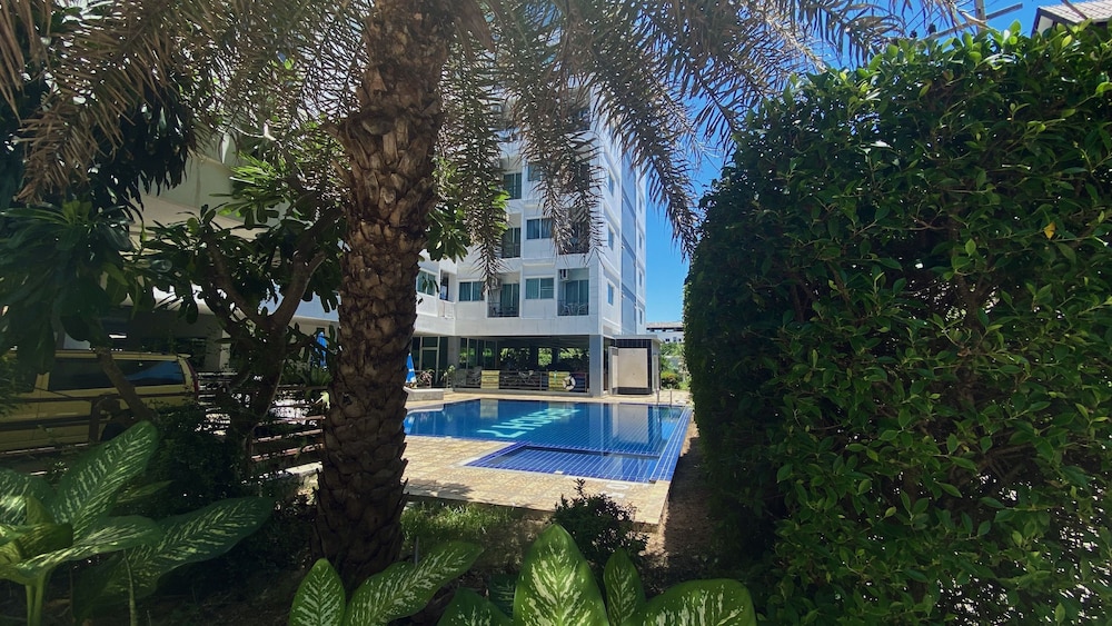 Beach 7 Condo by GrandisVillas