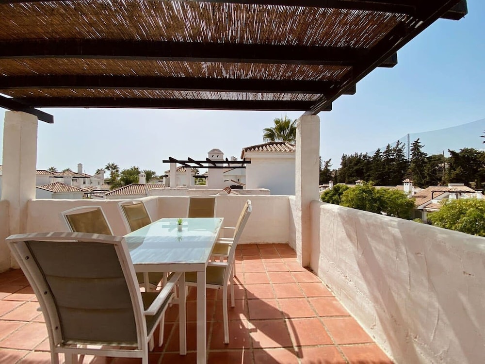 Duplex 3 Bedroom Top Floor F-3
