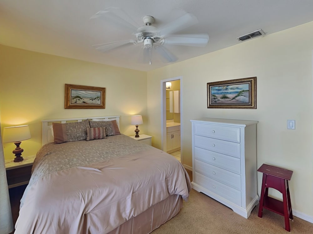 Trade Winds 31 by Distinctive Beach Rentals