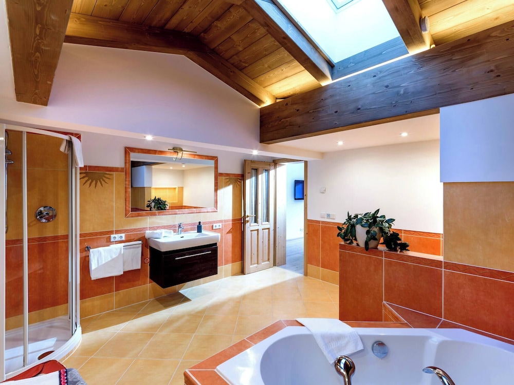 Luxury Chalet 330 m² Sauna, Jacuzzi & Mountain View
