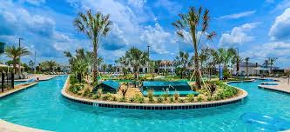 Private Disney Oasis With Pool Hot Tub Ps5 and Modern Amenities