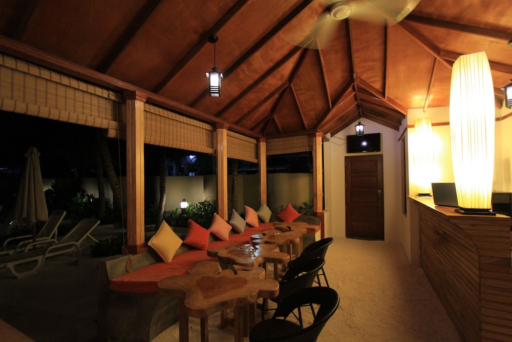Local Island Inn