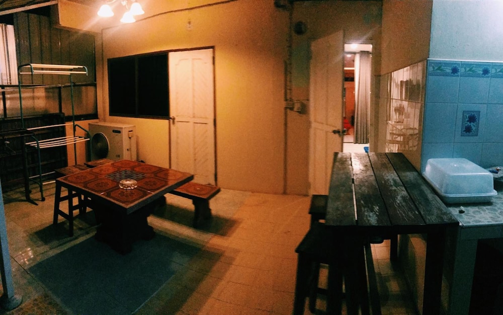 Surada Guesthouse