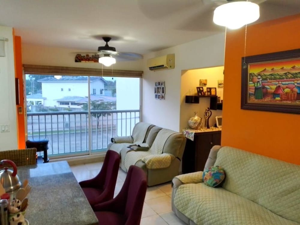 Room in Guest Room - Room in Comfortable Apartment Located on the Beach Very Close to the City