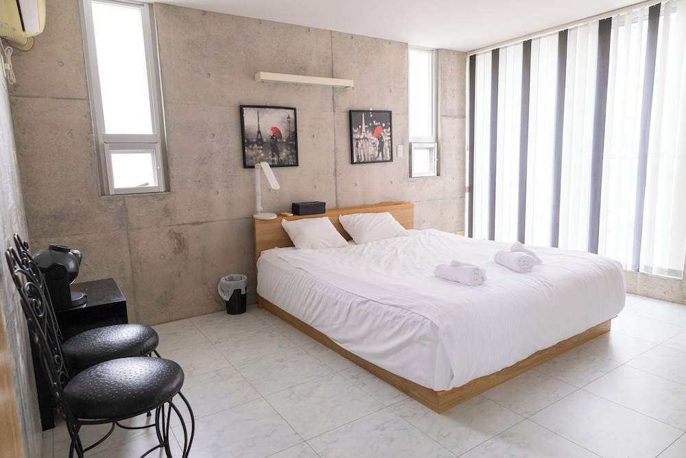 Urban View Villa