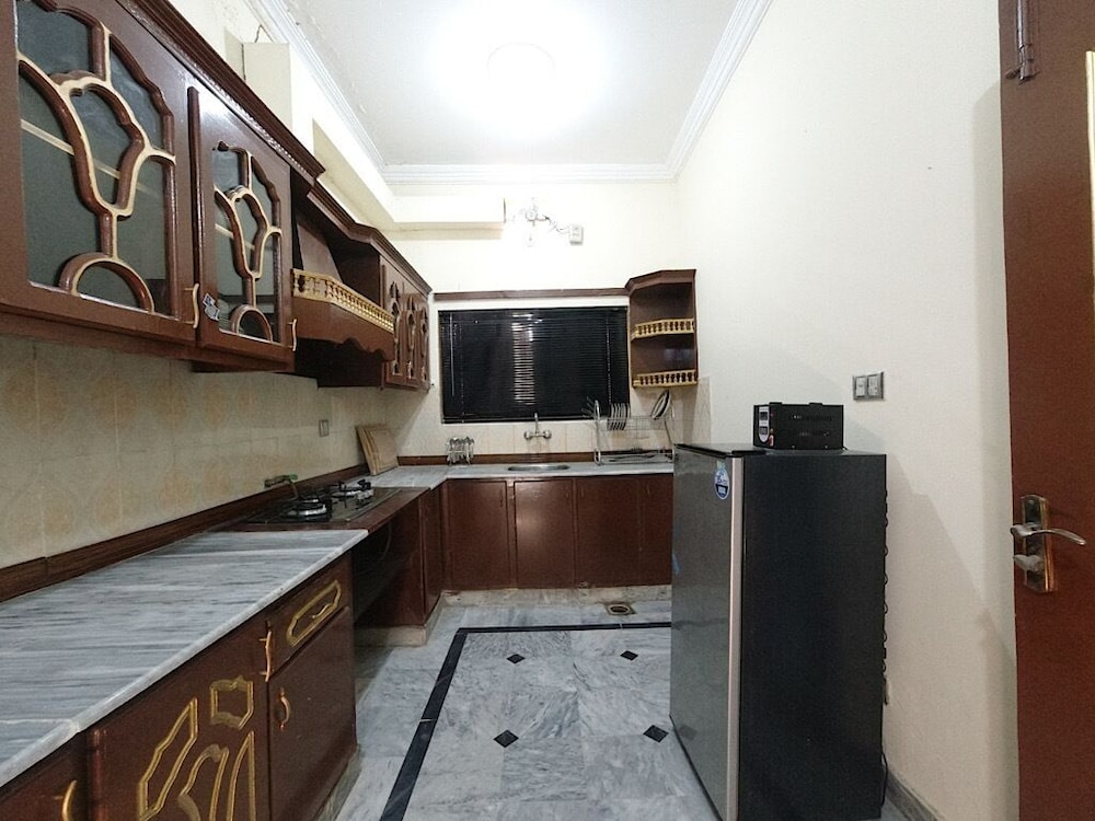 Room-cozy Guest Room in Rawalpindi - Per