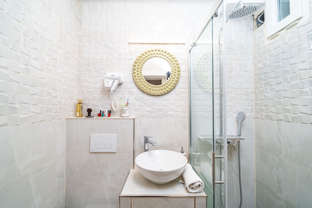 Jele Rooms