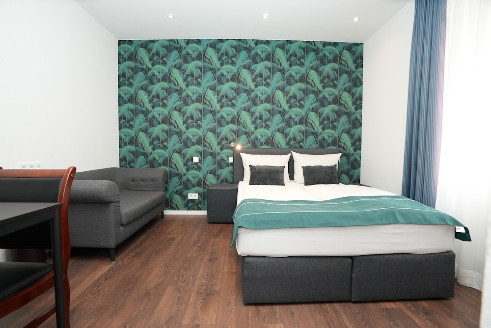 Frankfurt Vacations - Hotel Attache - Property Image 51