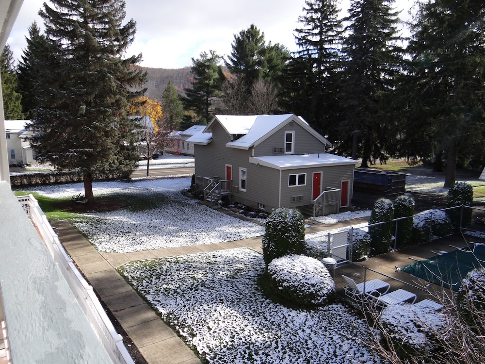 Edelweiss Lodge