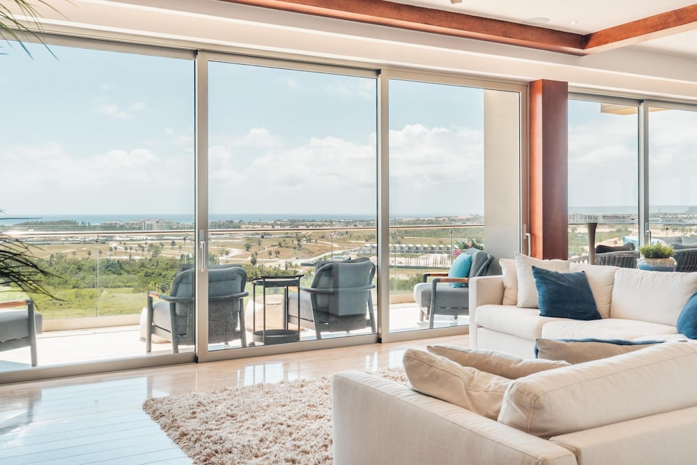 Amazing Penthouse in Exclusive Tower in Capcana