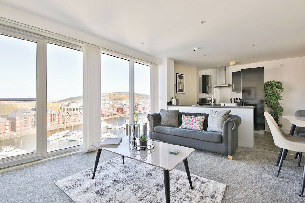 Just Stay Wales Beautiful 1 Bed Flat - Marina View