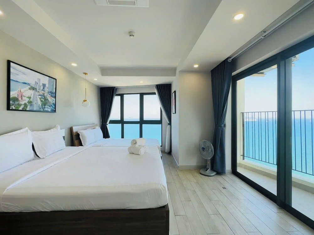 Gold Coast Balcony Serviced Apartment