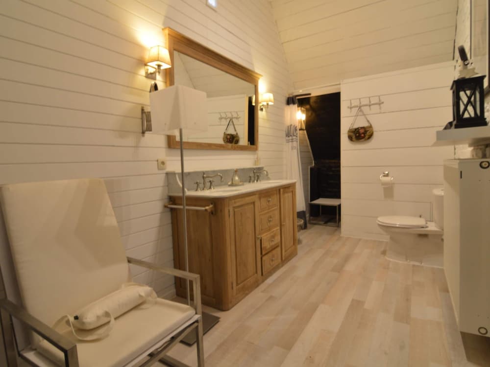 Holiday Home in West Flanders With Garden and Bubble Bath