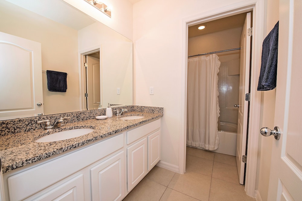 Luxury Villa in Stunning Solterra Resort