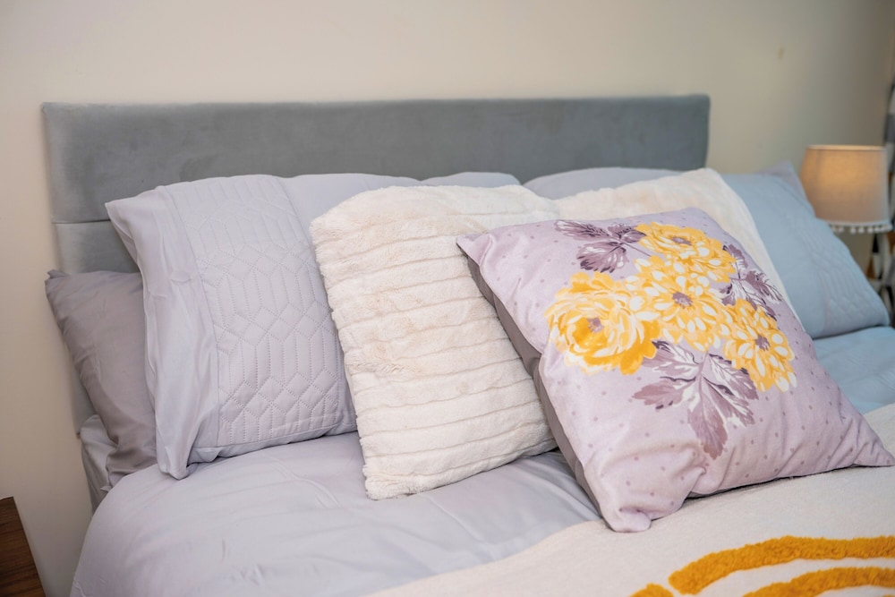 City Centre Location-family Friendly-free Parking