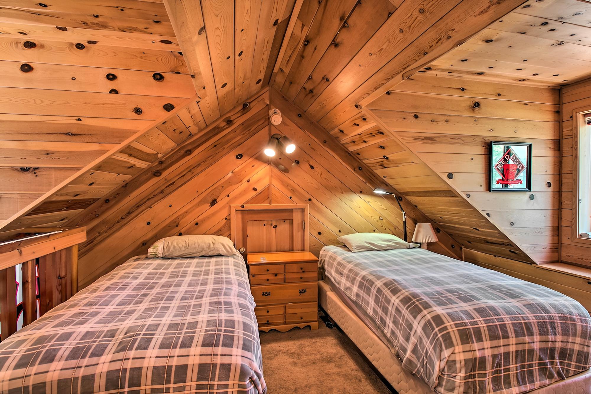 Pinetop Cabin + Deck & Treehouse: Hike & Golf view 3