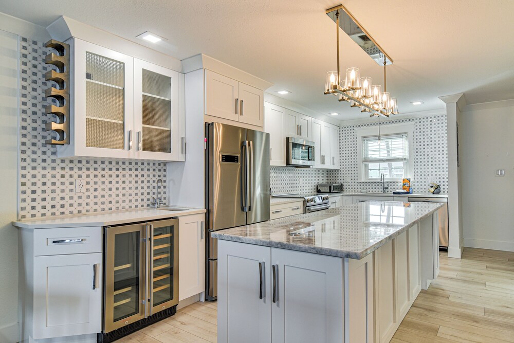 Bayfront St Petersburg Retreat 4 Mi to Downtown!