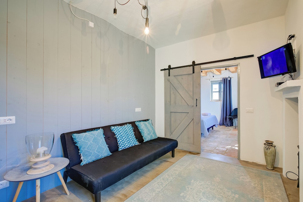 Bocca Al Lupo Apartments