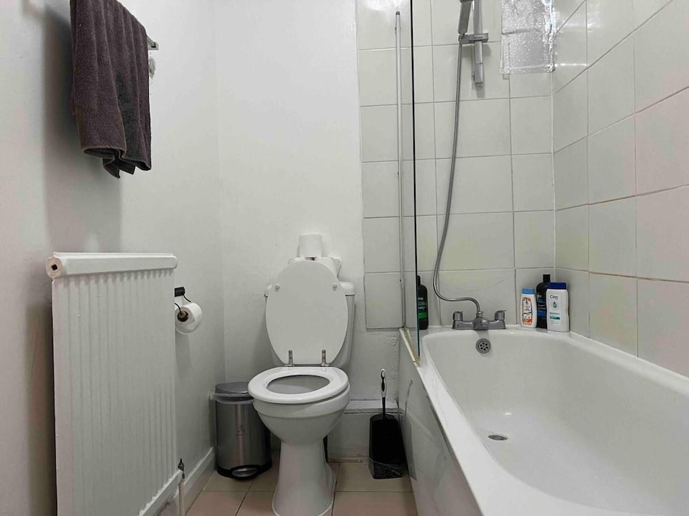 Private Rooms for 7 People With Bathroom