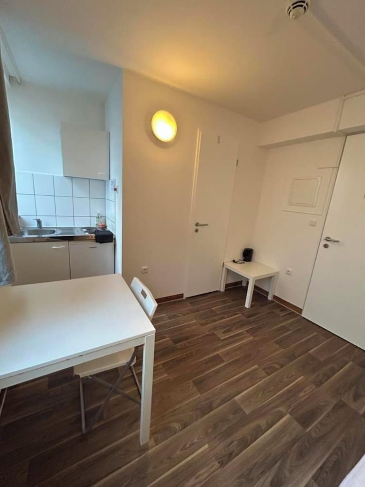 2-Rent Group Hostel Apartments SEN14
