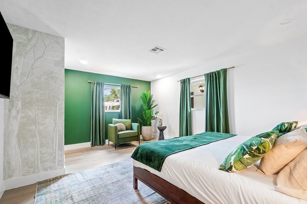 The Garden of Eden | Beautiful Villa w/ Pool & Game Room