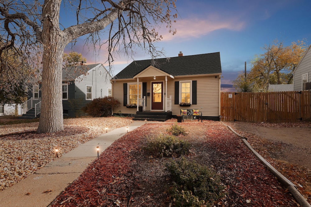 Cozy & Modern 3-bed Bungalow In Heart Of Greeley 3 Bedroom Bungalow