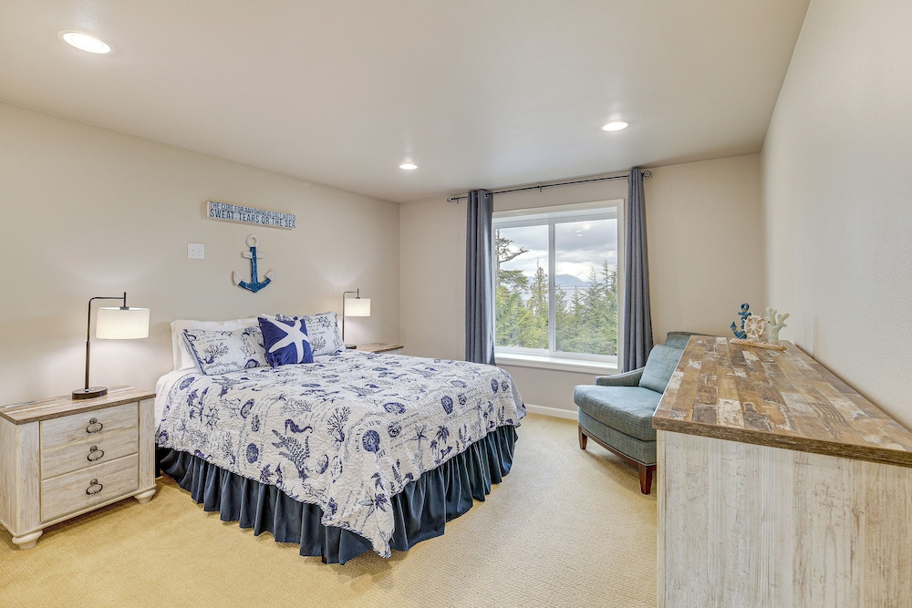 Fish & Hike: Apartment w/ Pool Table in Ketchikan!