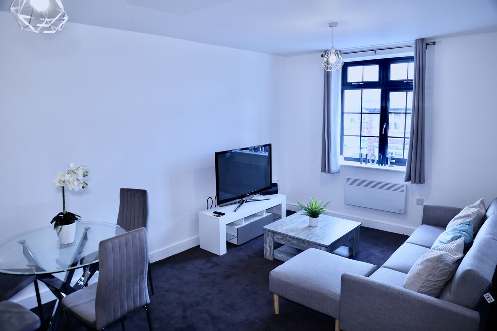 Captivating 1-bed Apartment in Nottingham view 2