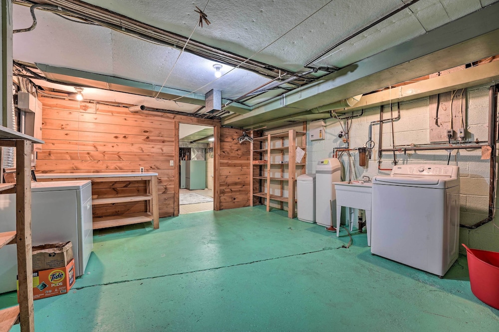Cozy Hillsdale Home 1 Mi to Baw Beese Lake! - Property Image 40