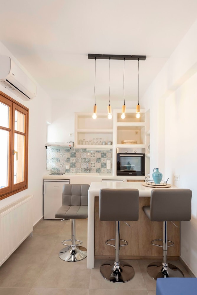 Theodora s Suite in Agios Charalampos