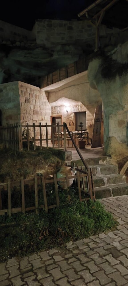 Deep Cave House