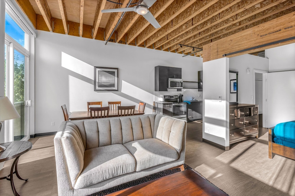 Tracyton Condo 202 in Bremerton